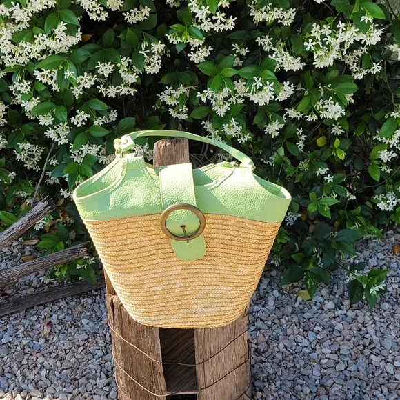 Straw and leather Tote/Purse Yellow Straw and Light Green Top Snap Closure - Picture 6 of 7